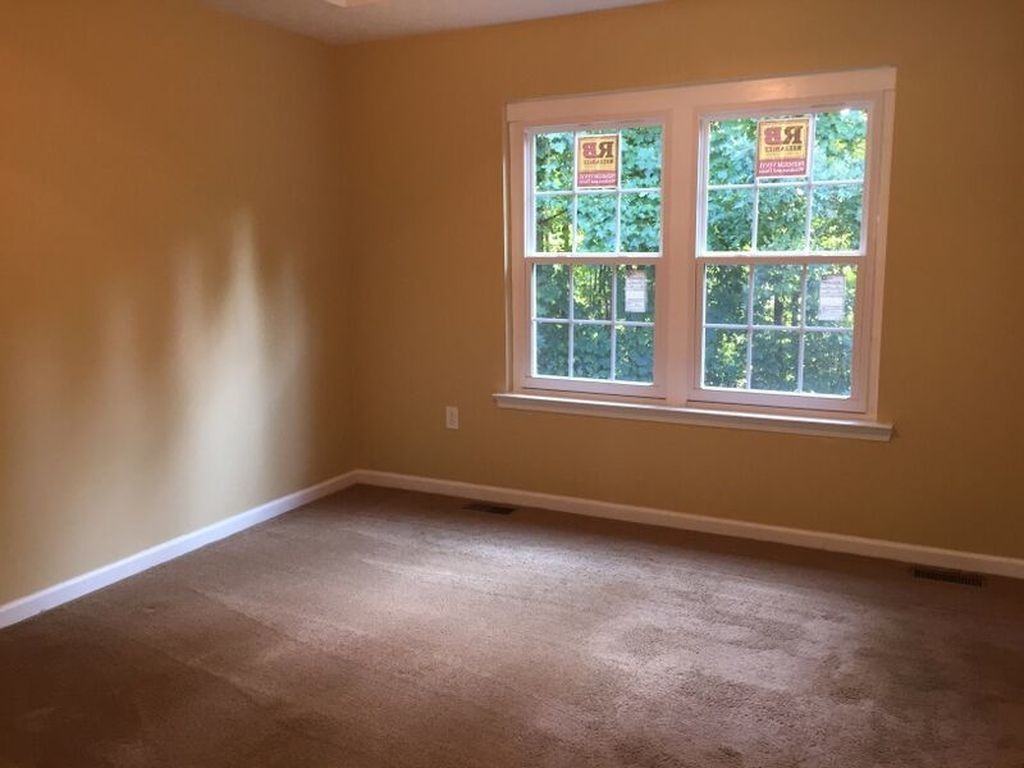 6 Twin Oaks Ln - Photo 4 of 5