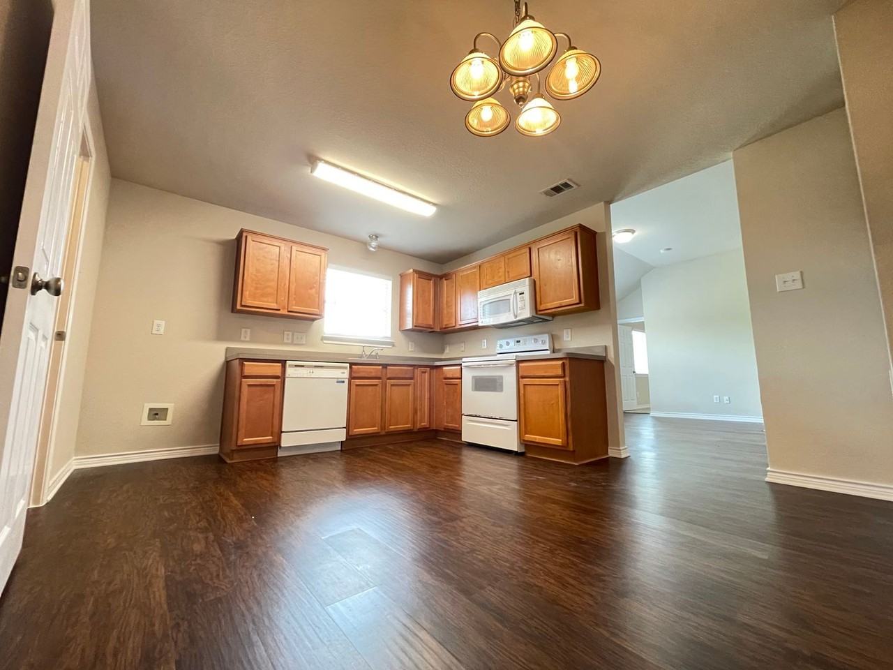 452 Chisholm Trl - Photo 3 of 21