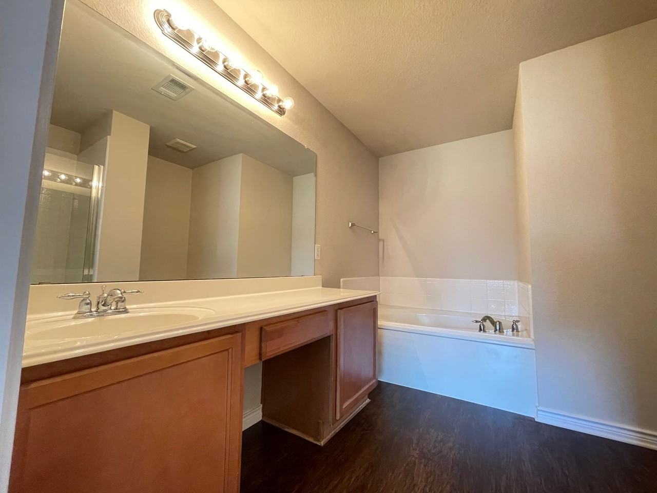 452 Chisholm Trl - Photo 5 of 21