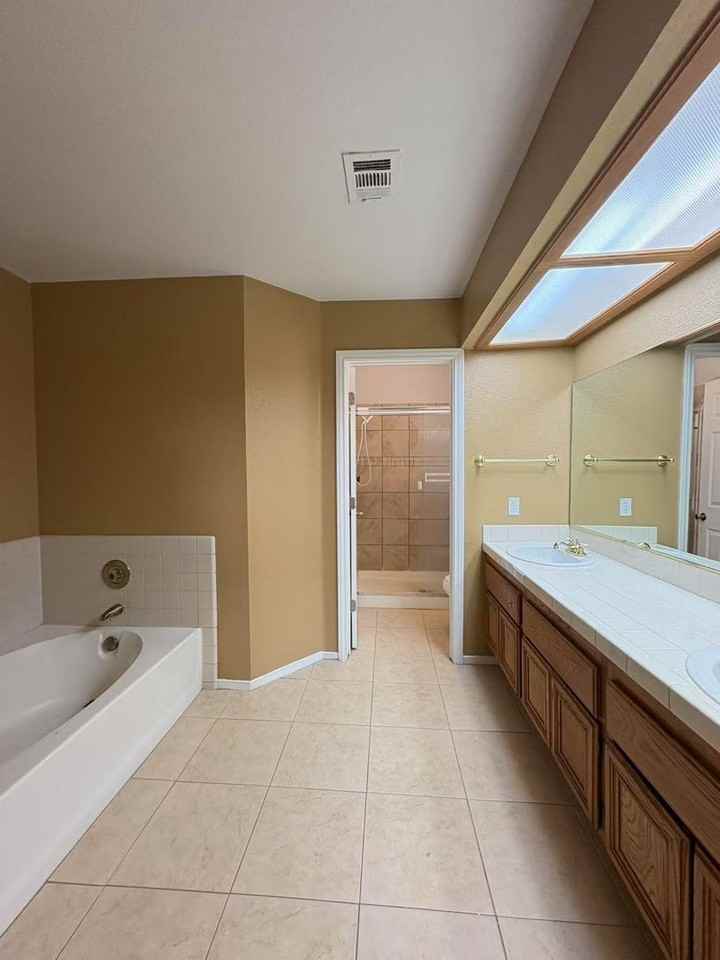 9828 Dardanelle Ct - Photo 4 of 26