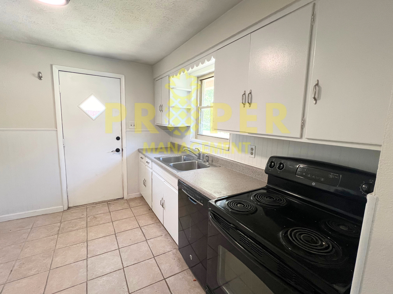 5036 Pensacola Blvd - Photo 4 of 12
