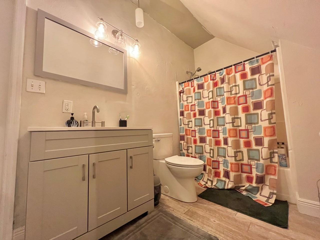 101 S Meridian St - Photo 5 of 6