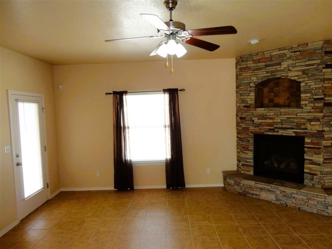 3276 Leah Point Ln - Photo 3 of 22