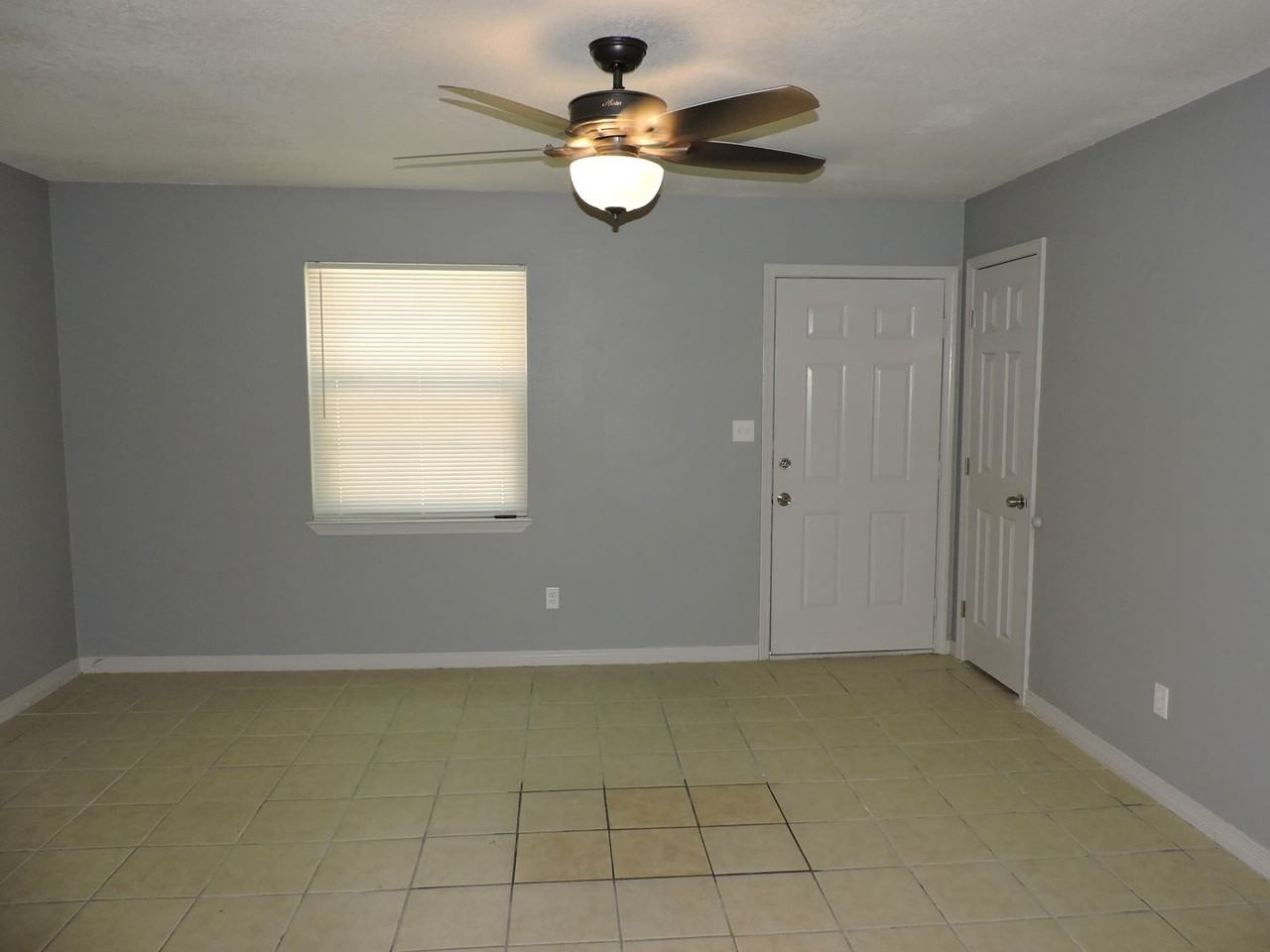 5084 Yacht Harbor Cir - Photo 2 of 15