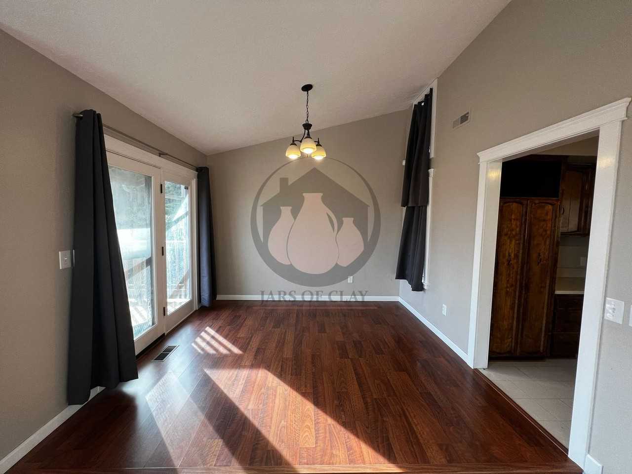 5120 Hill Villa Avenue South - Photo 7 of 30