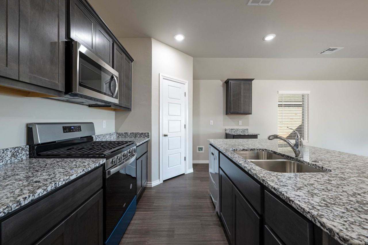 12537 Bending Brook Dr - Photo 7 of 26