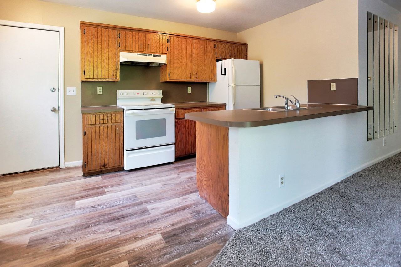 2745 Kragspough Ct - Photo 4 of 16