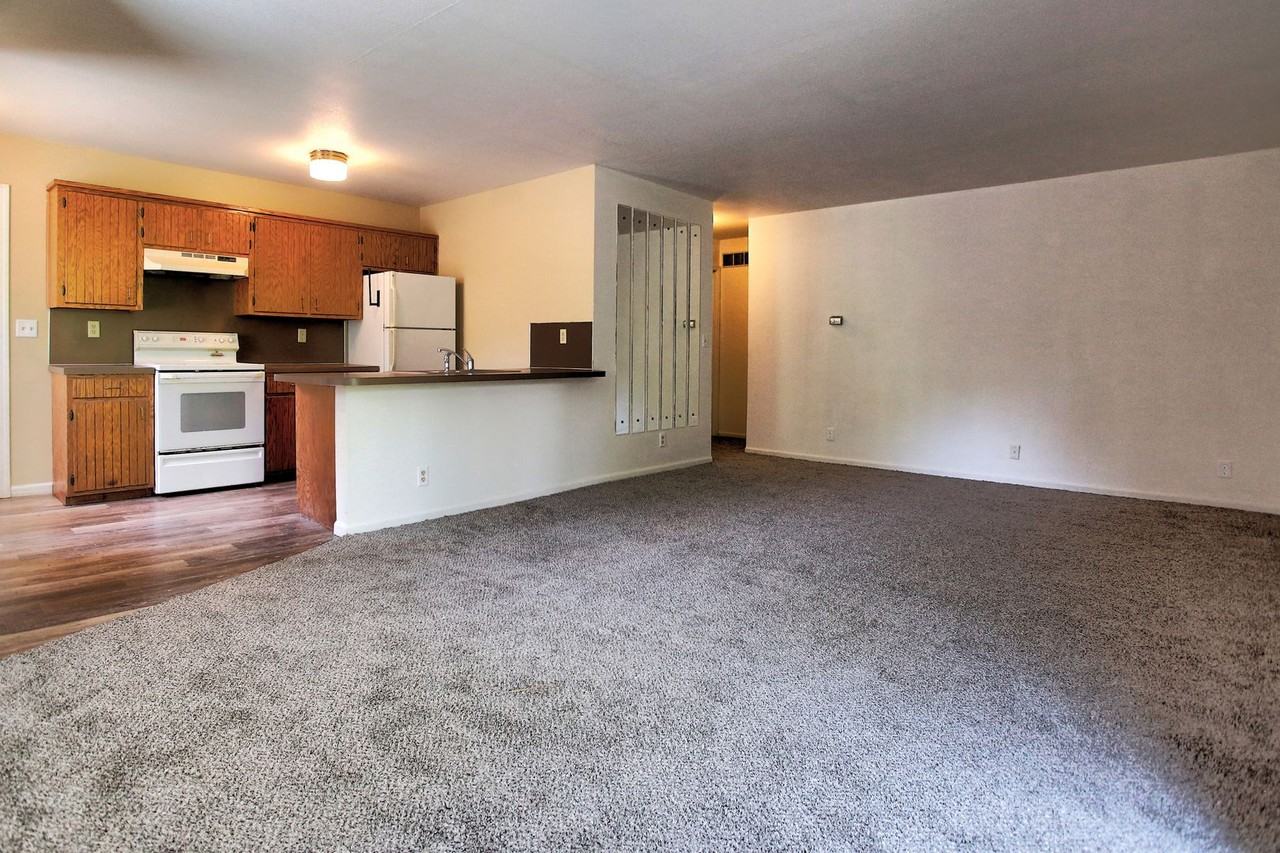 2745 Kragspough Ct - Photo 5 of 16