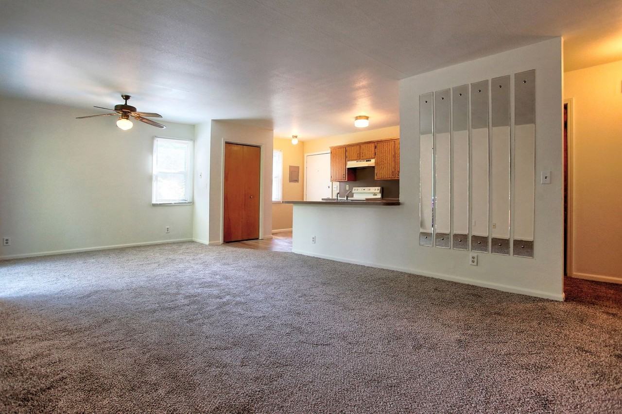 2745 Kragspough Ct - Photo 6 of 16