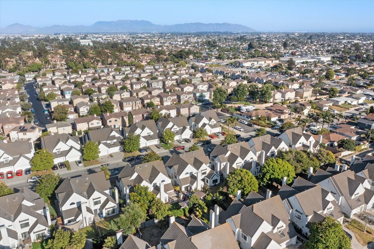 1800 West 7th Street - Photo 2 of 31