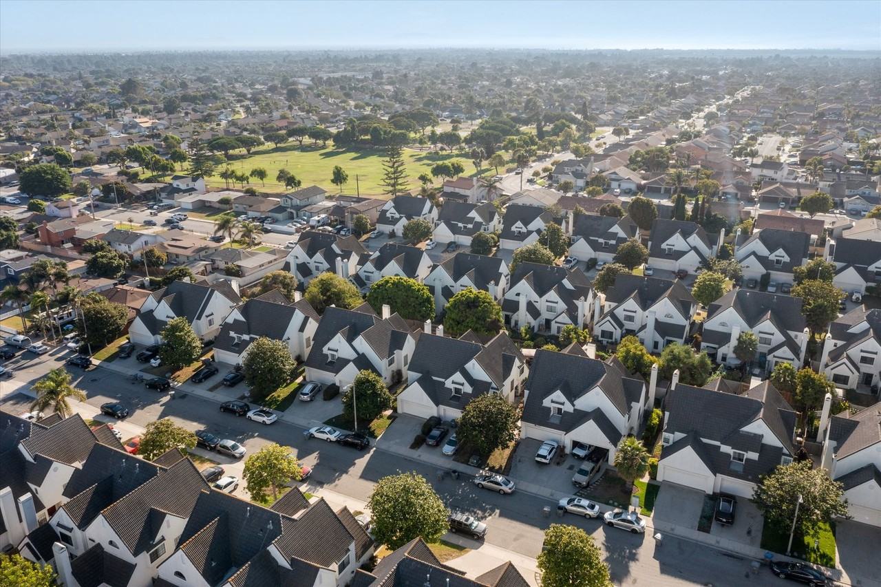 1800 West 7th Street - Photo 3 of 31