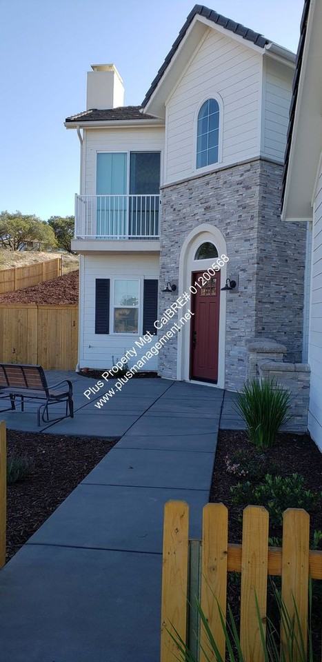 1356 Joshua Ct - Photo 3 of 50