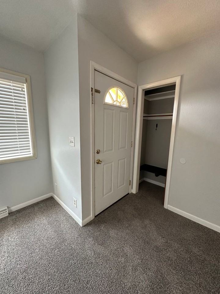 919 N Eldorado Ave - Photo 2 of 31