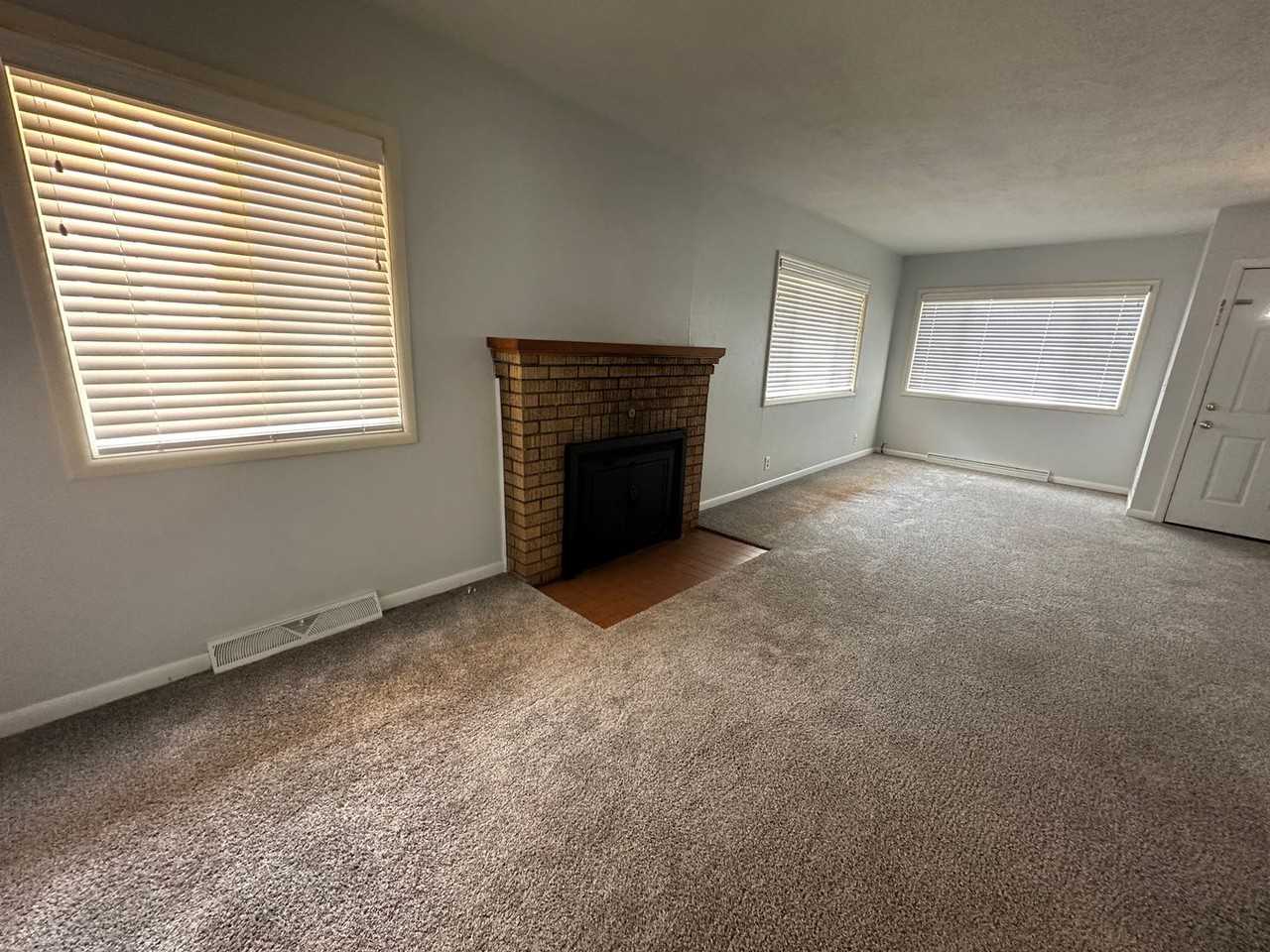 919 N Eldorado Ave - Photo 3 of 31