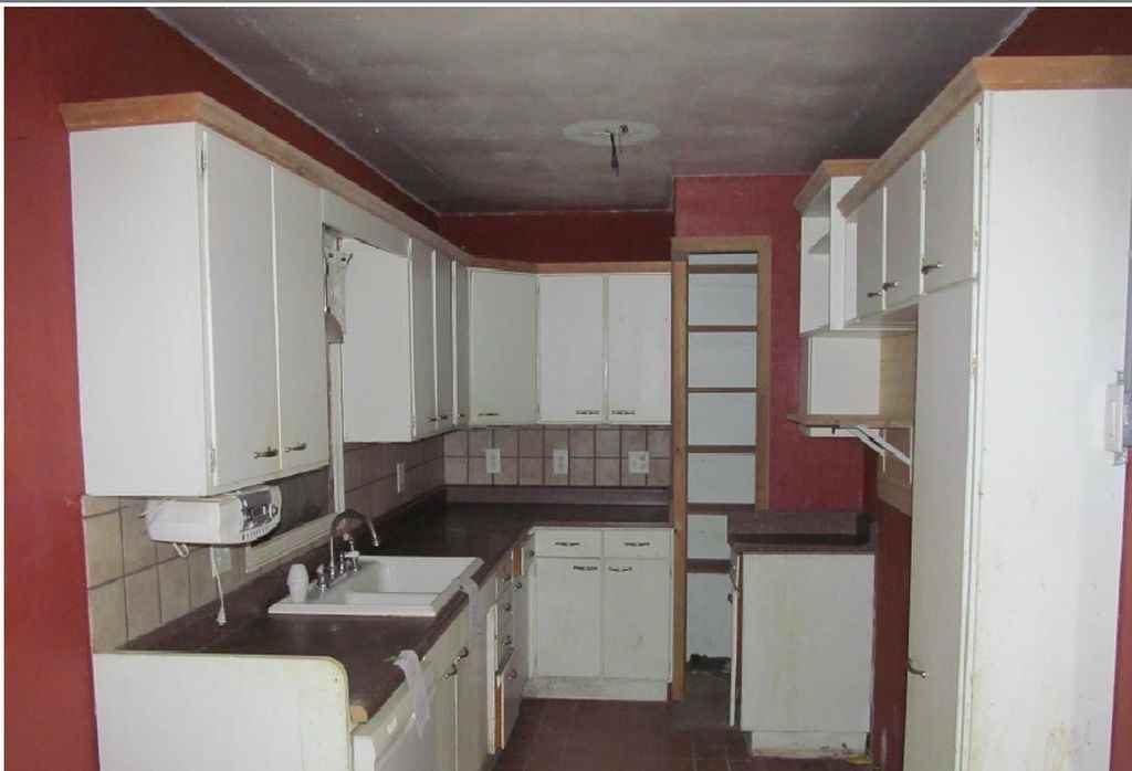 104 2nd Ave - Photo 5 of 8