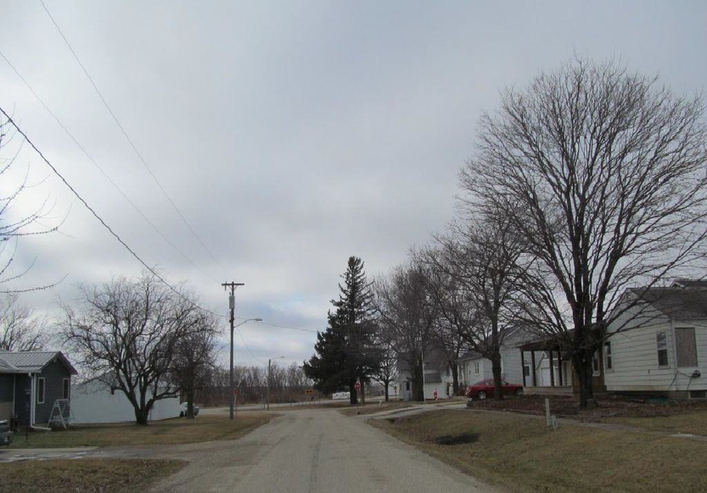 104 2nd Ave - Photo 7 of 8