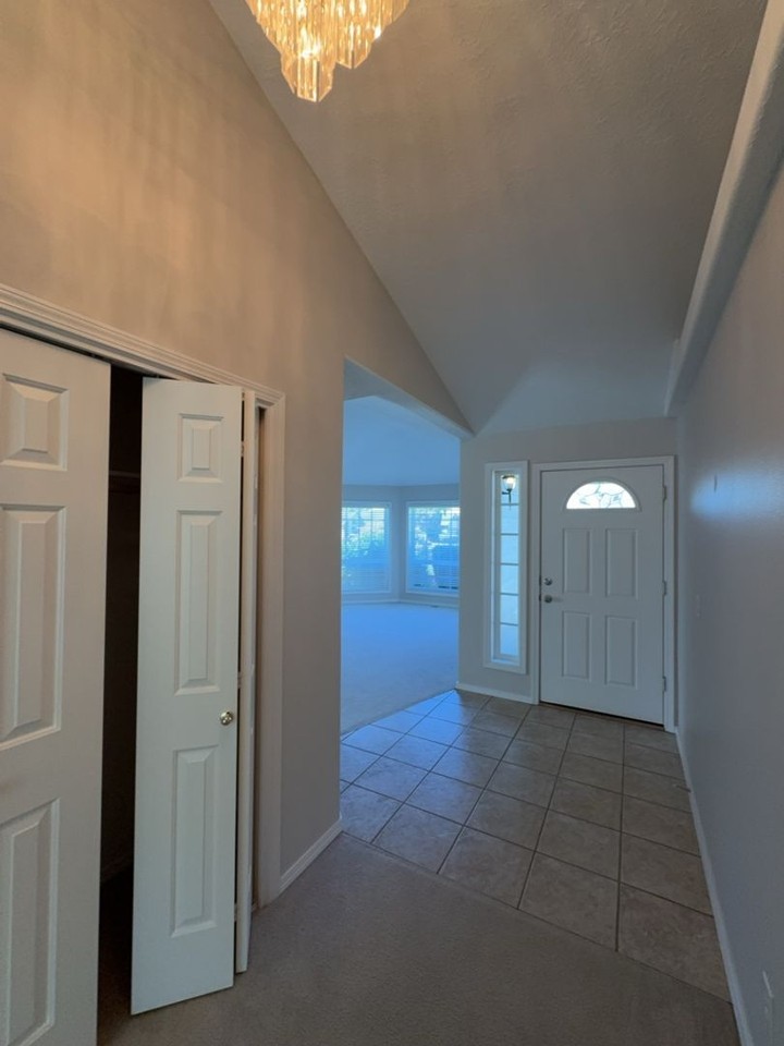 802 Merlot Ave Ne - Photo 3 of 25