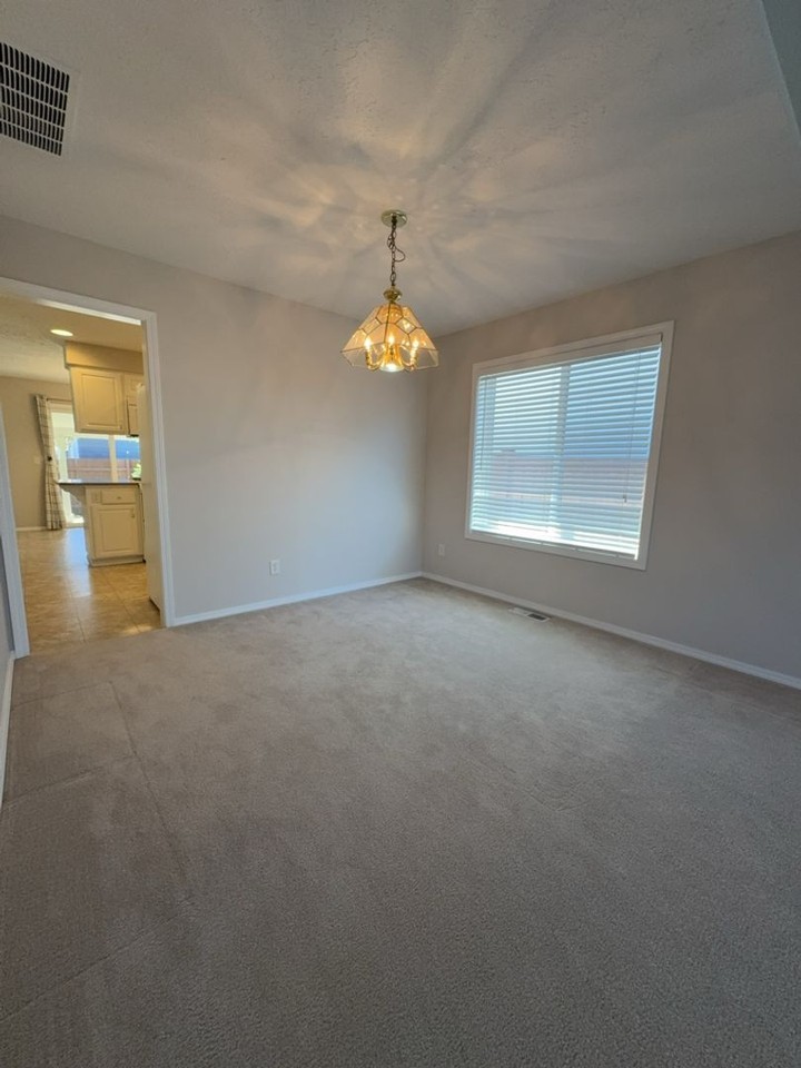 802 Merlot Ave Ne - Photo 6 of 25