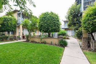 202 E Walnut St - Photo 1 of 1