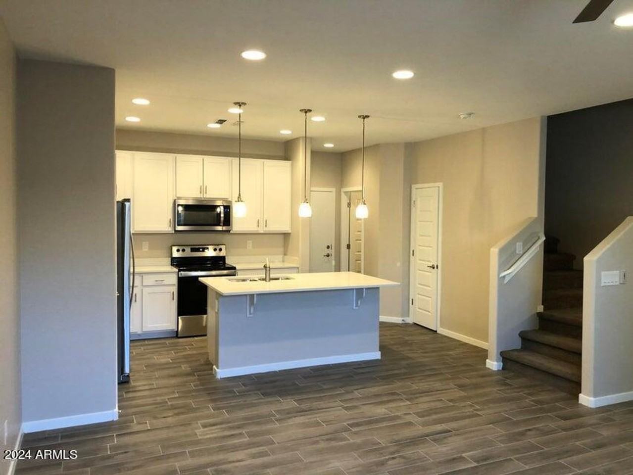 6122 S Roosevelt St - Photo 2 of 11