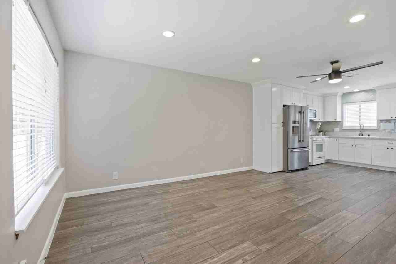 19841 Berkshire Ln - Photo 2 of 15