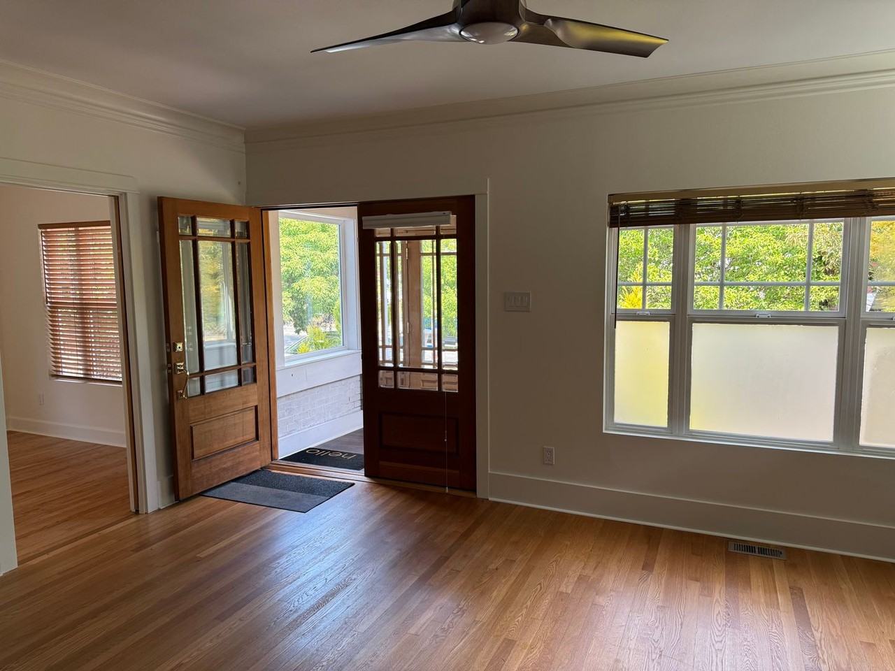 7959 Seward Park Ave S - Photo 3 of 29