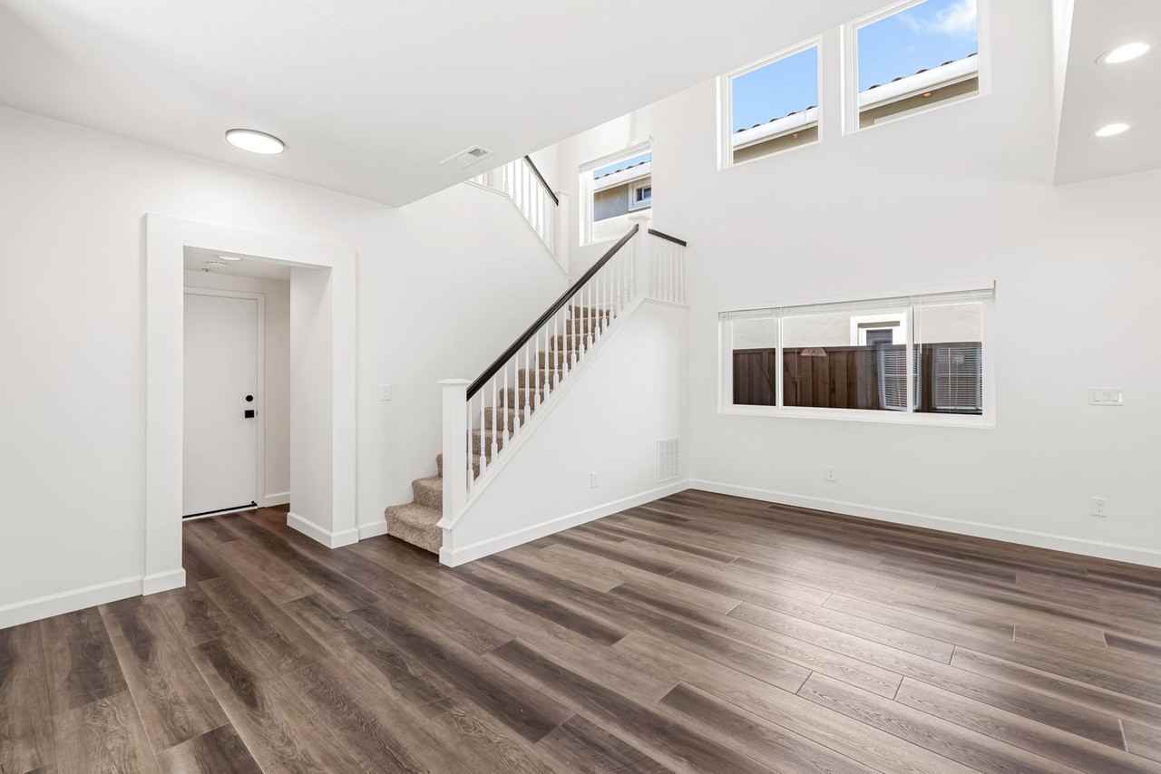 18177 Stonegate Ct - Photo 5 of 29