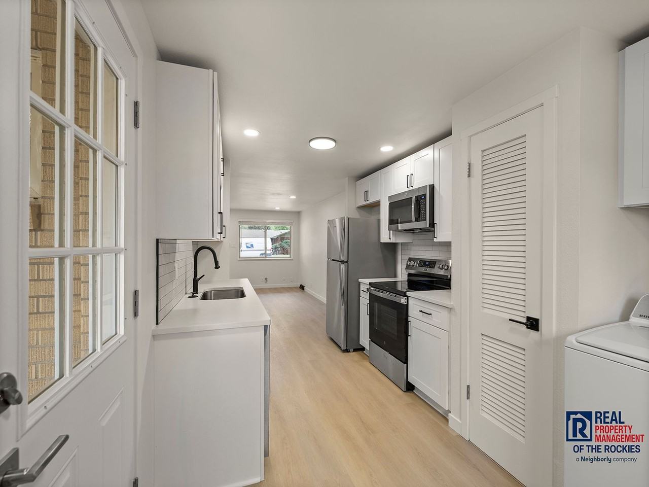 1208 Castlerock Dr - Photo 2 of 20