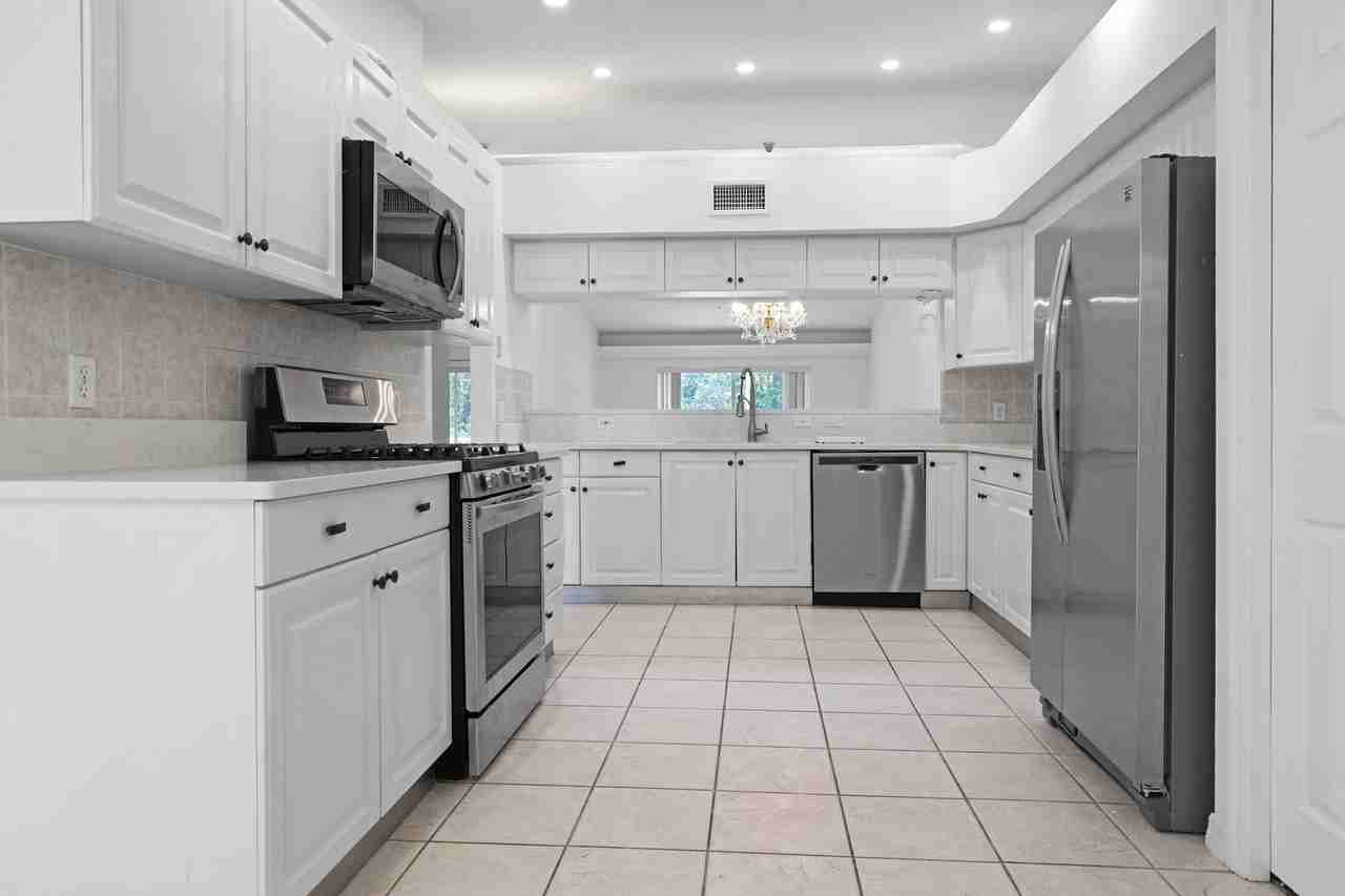 4561 Hidden View Pl - Photo 5 of 24