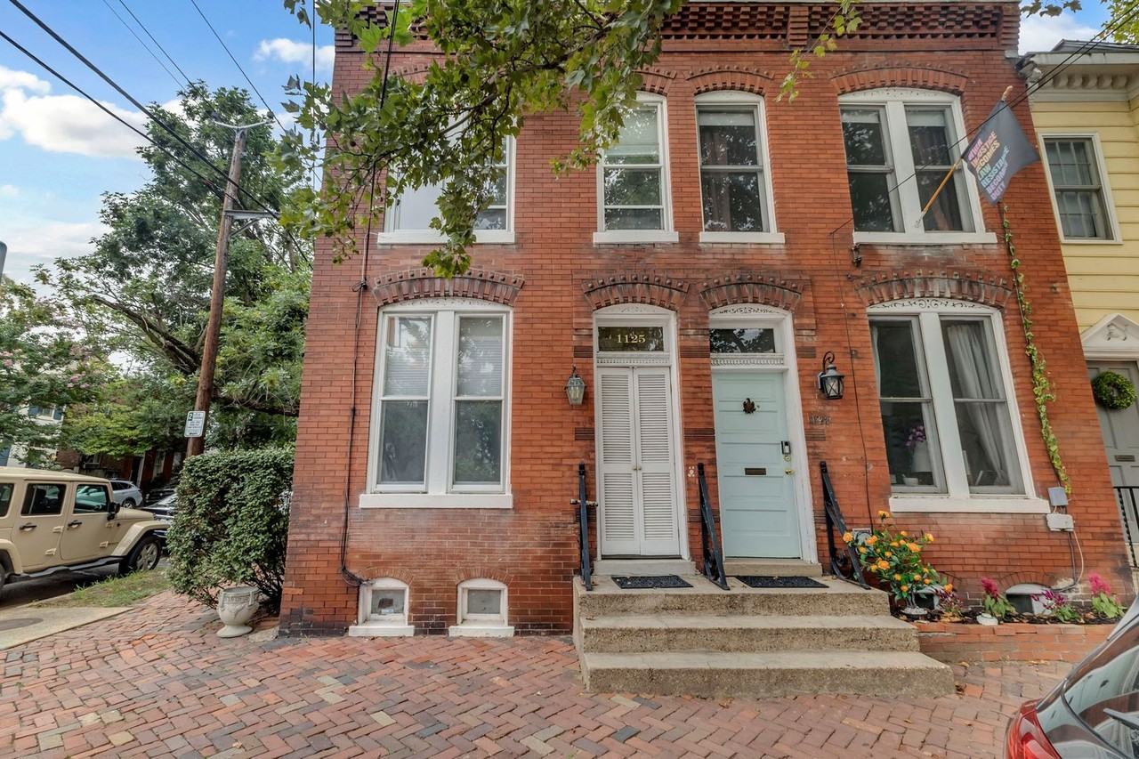 1125 Prince St - Photo 2 of 32