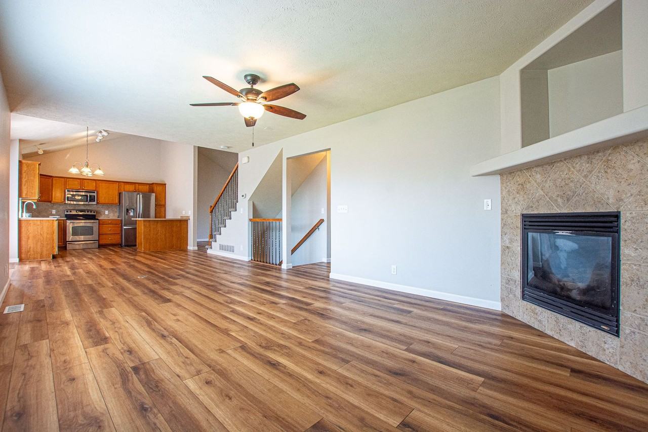 2611 Yorktown St - Photo 2 of 35