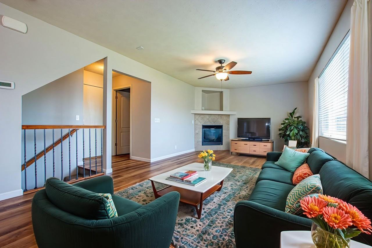 2611 Yorktown St - Photo 3 of 35