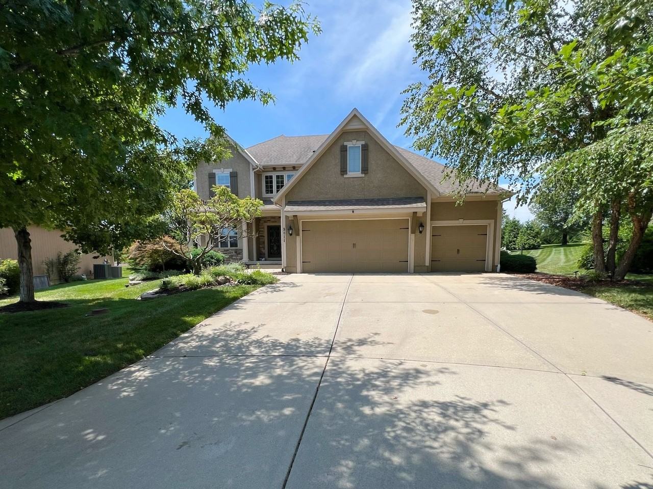 9011 W 158th Ter - Photo 2 of 41