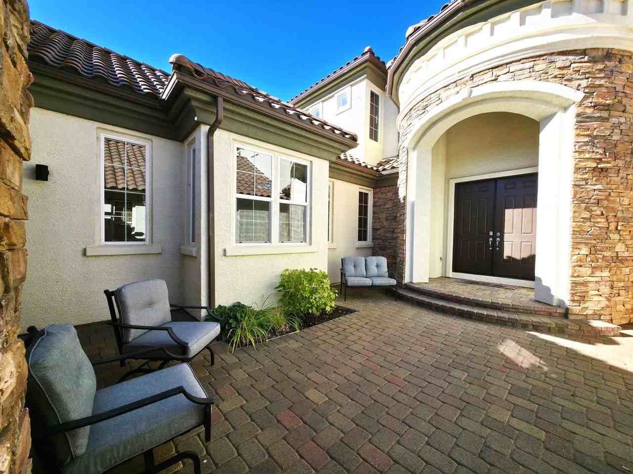 1925 Champion Hills Dr - Photo 2 of 50