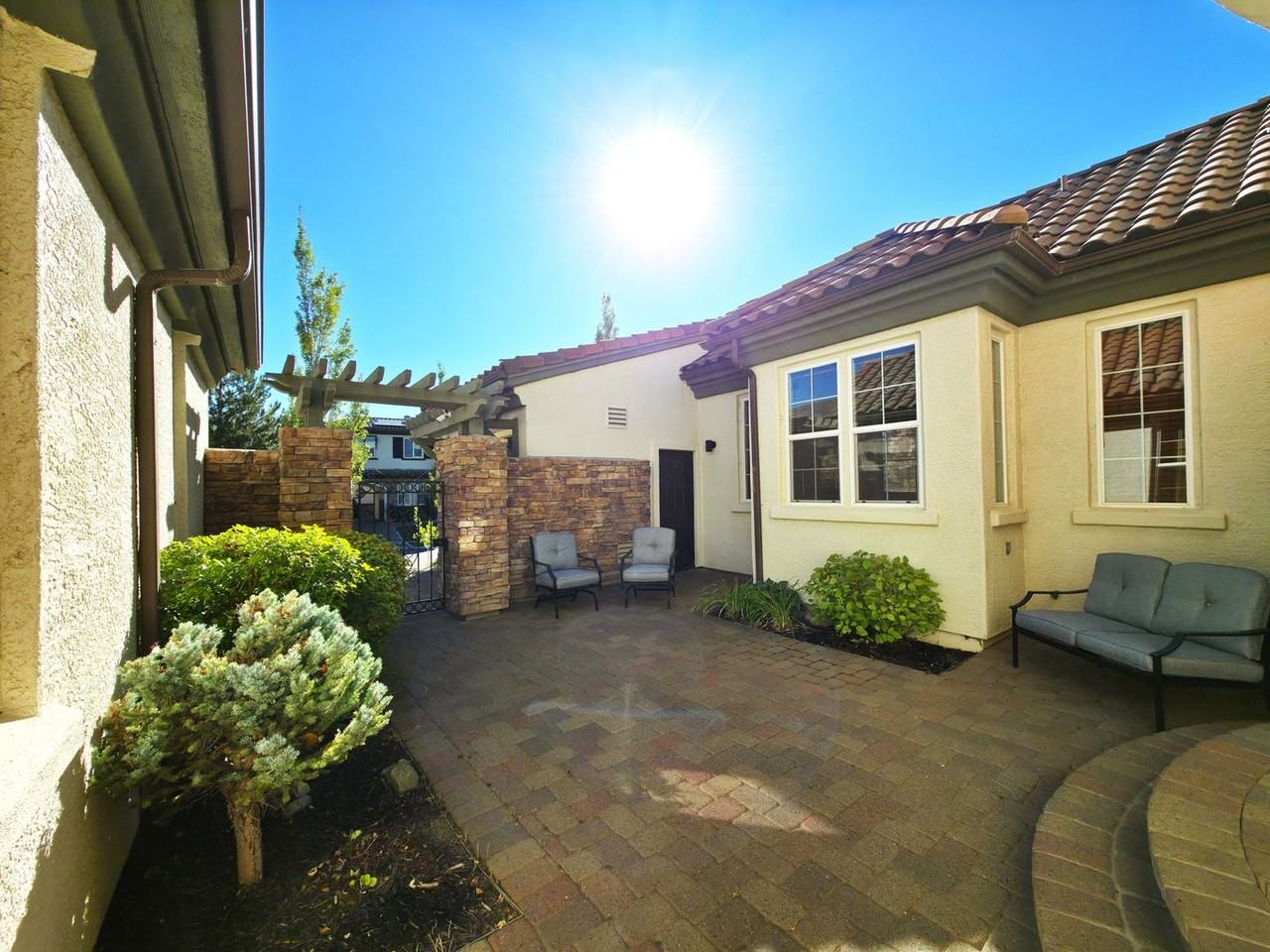 1925 Champion Hills Dr - Photo 3 of 50