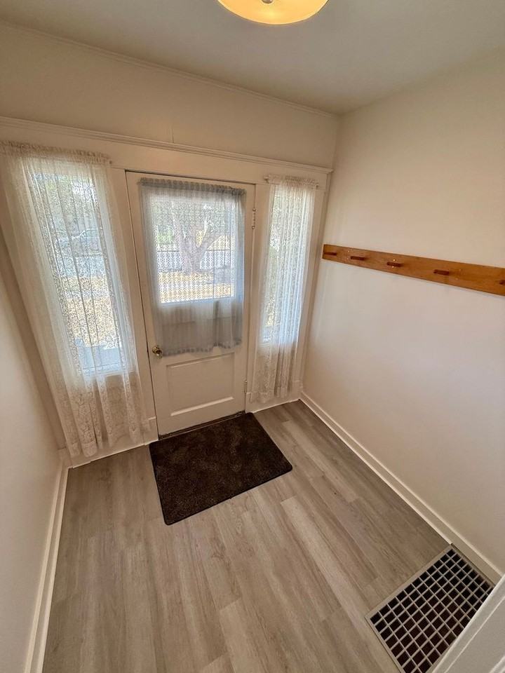 1115 12th St - Photo 3 of 43