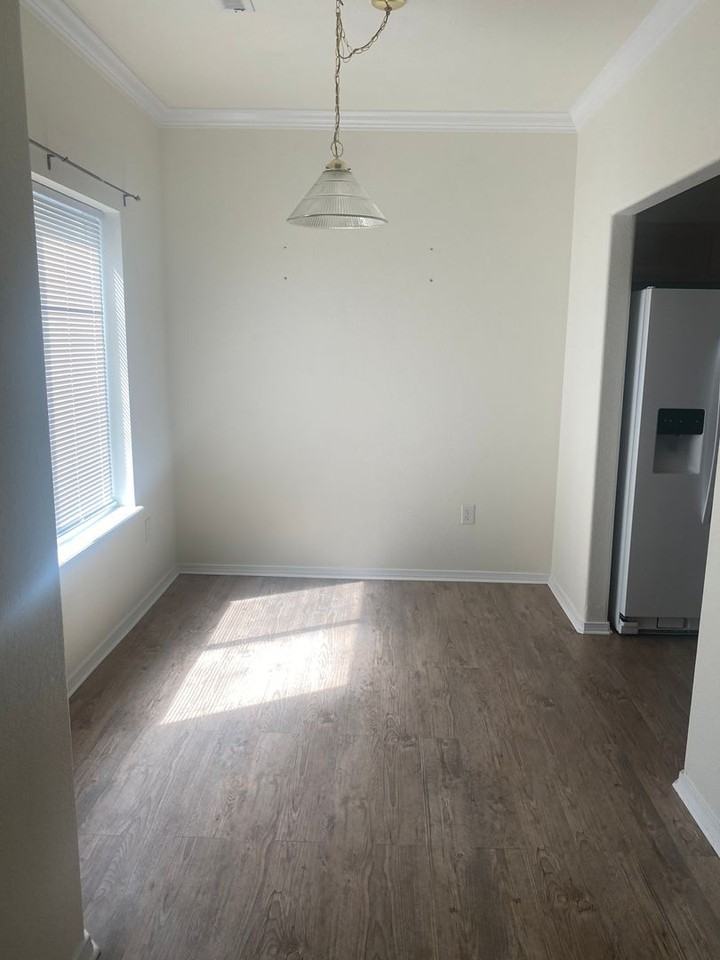 3040 Mandalay Grv - Photo 2 of 13