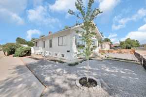 featured image of 825 N 7th St