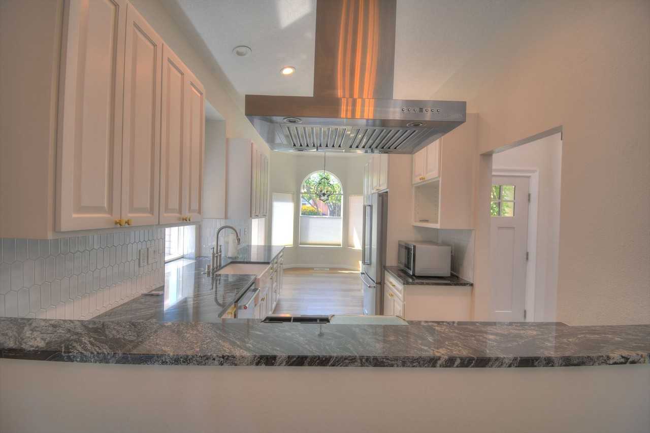 9205 Preston Trl Ne - Photo 2 of 19