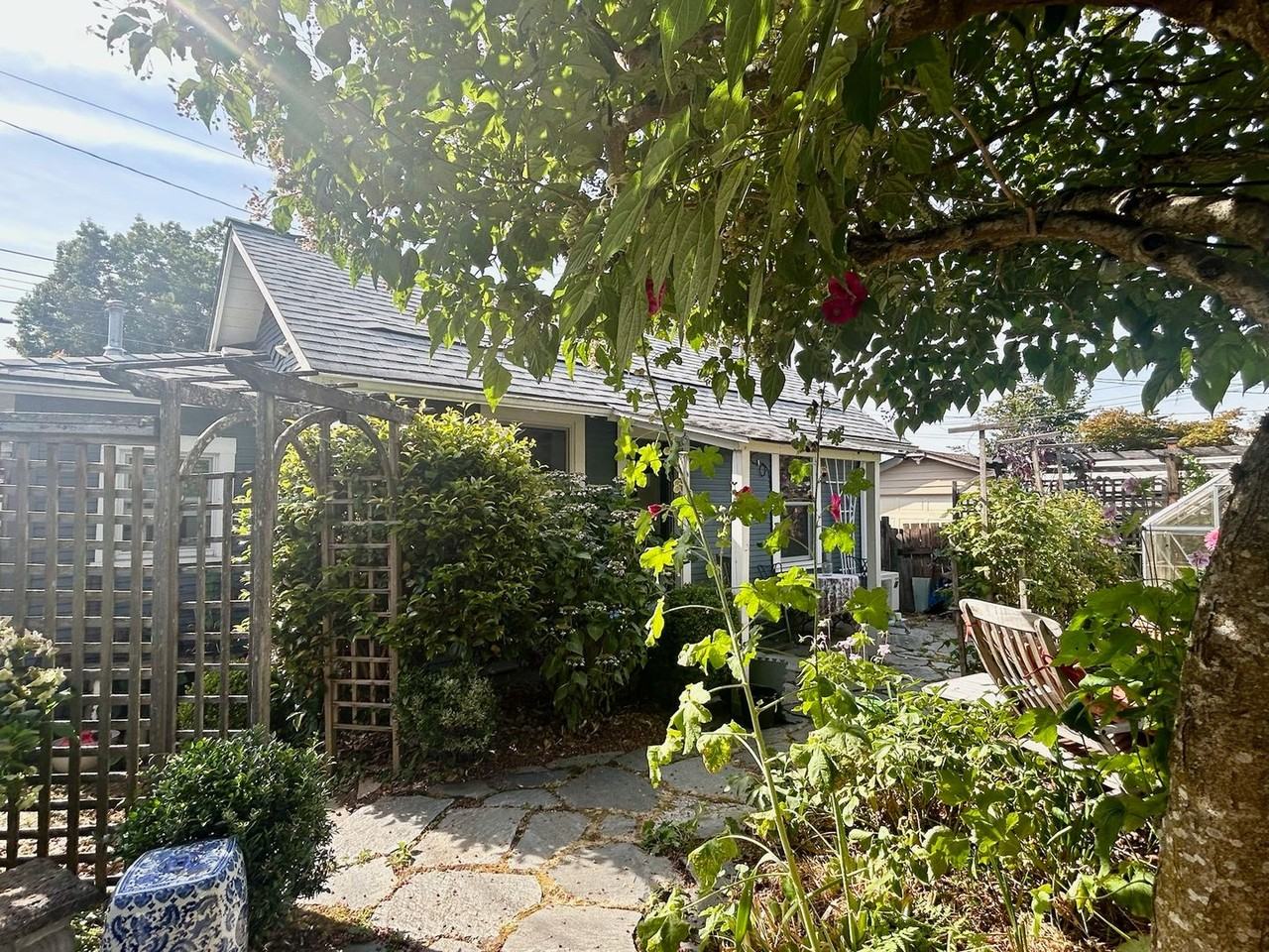 2529 1/2 1st Ave W - Photo 2 of 14