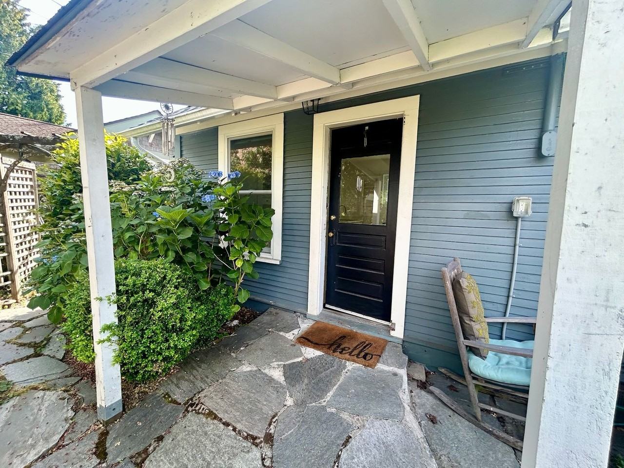 2529 1/2 1st Ave W - Photo 3 of 14