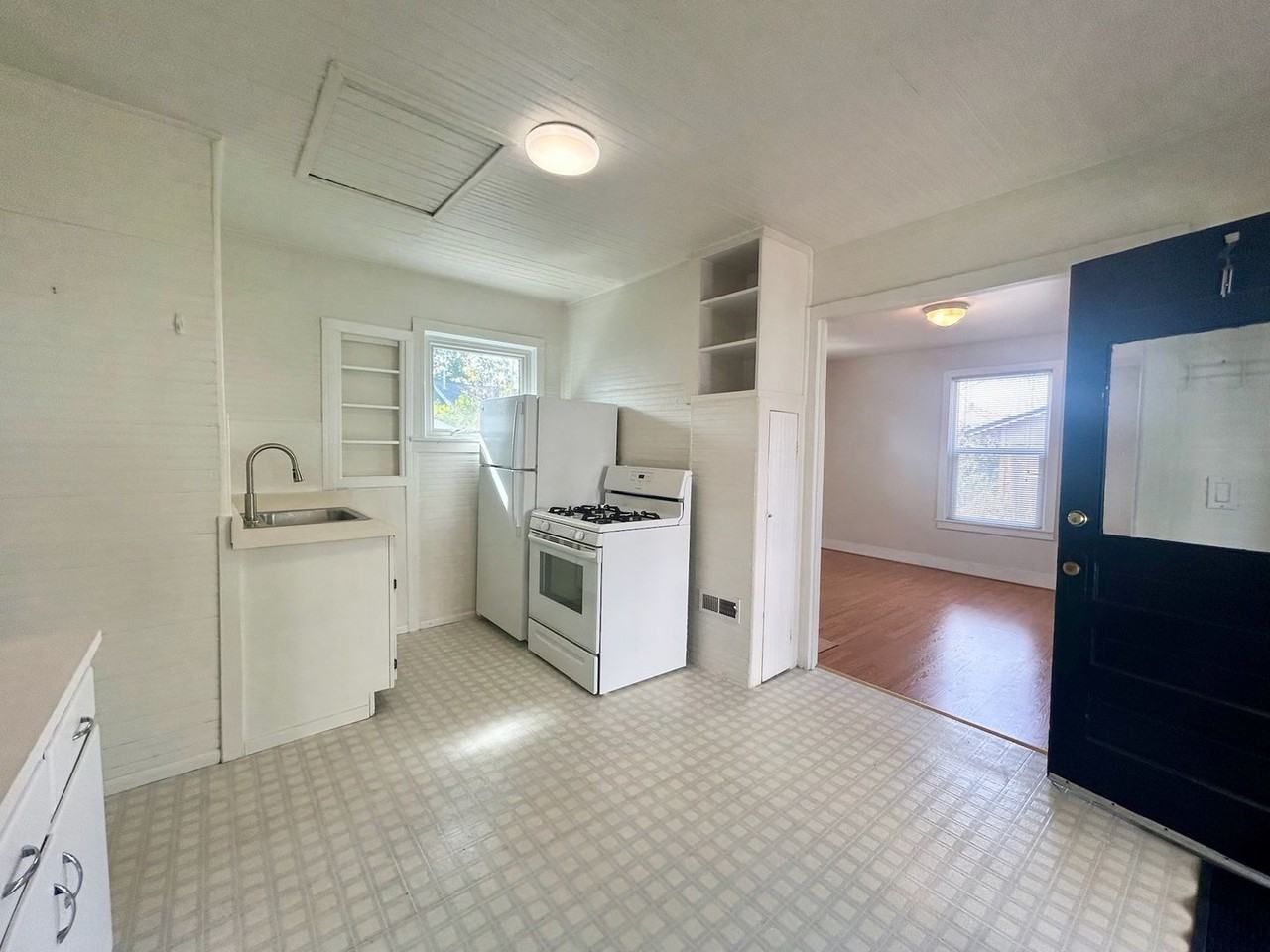 2529 1/2 1st Ave W - Photo 6 of 18