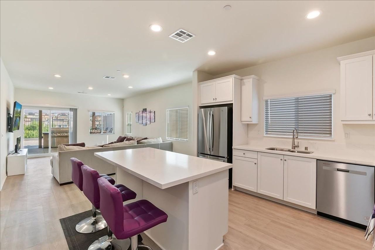 35246 Price St - Photo 4 of 17