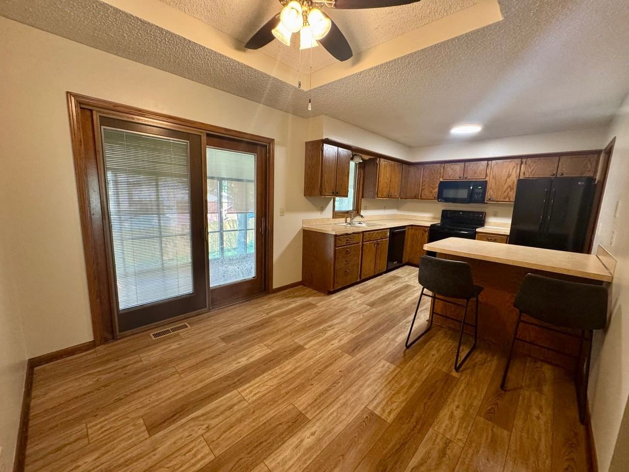 4801 S 69th St - Photo 4 of 20