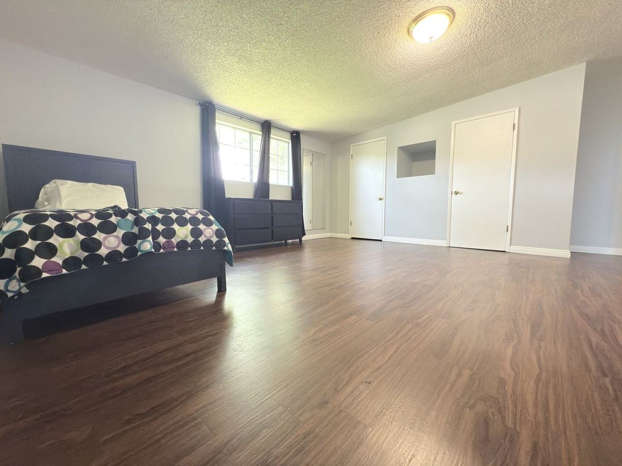 16656 Nordhoff St - Photo 7 of 23