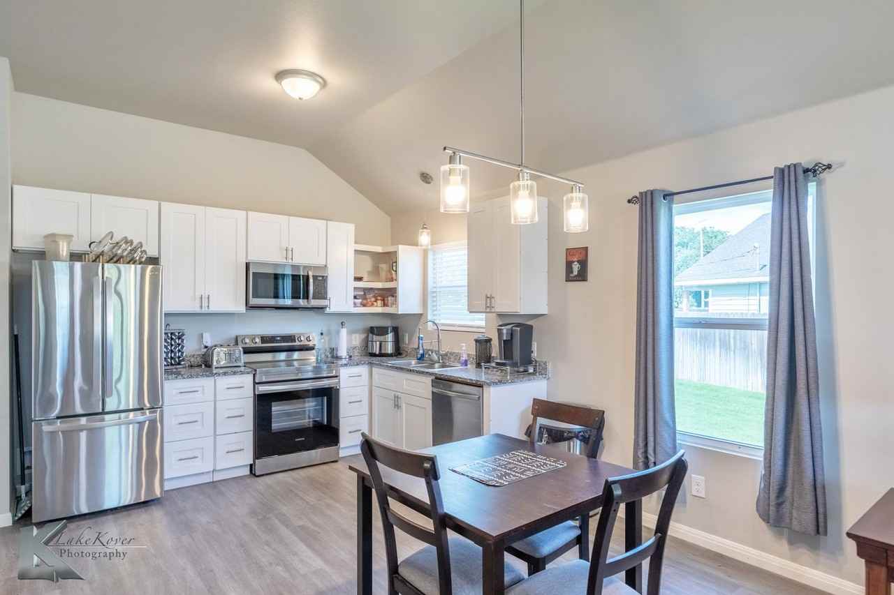 3233 Ann Arbor Ln - Photo 3 of 29