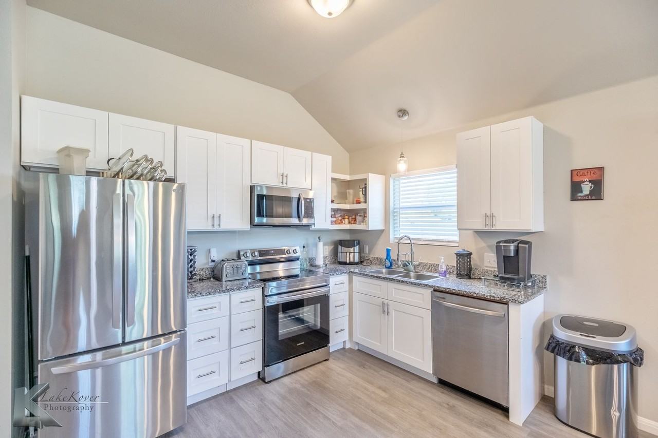 3233 Ann Arbor Ln - Photo 6 of 29