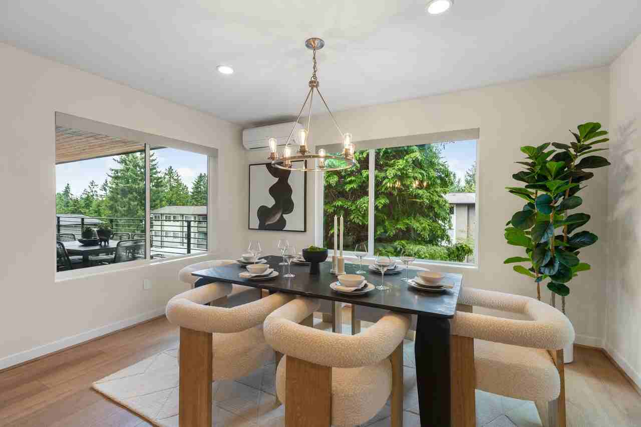 15558 Ne 15th Pl - Photo 5 of 37