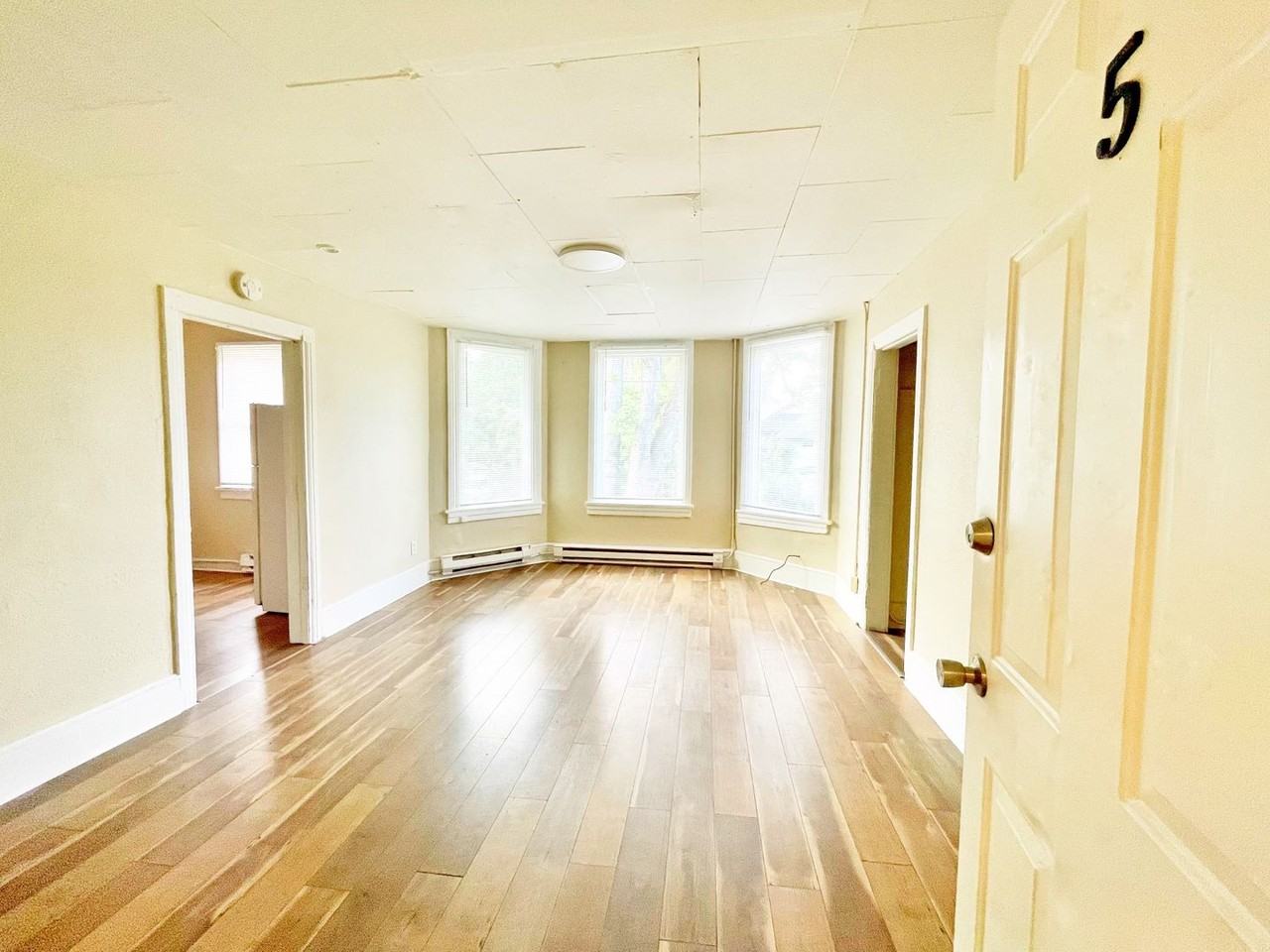 Adams - Photo 7 of 29