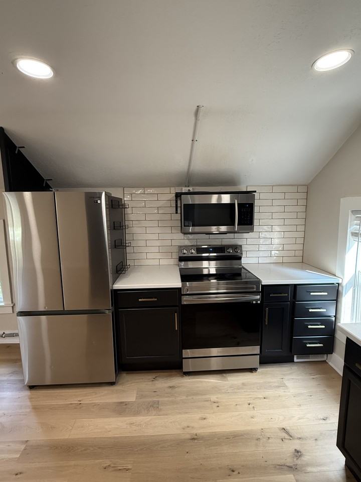 311 W South St #A - Photo 2 of 15